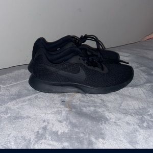 Nike Trojan Black shoes